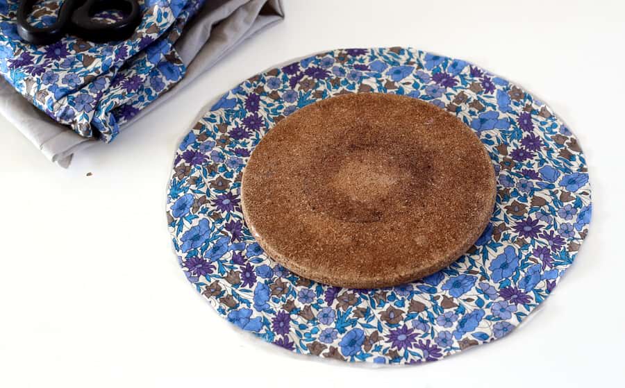 étape de découpe des disques en tissu Liberty